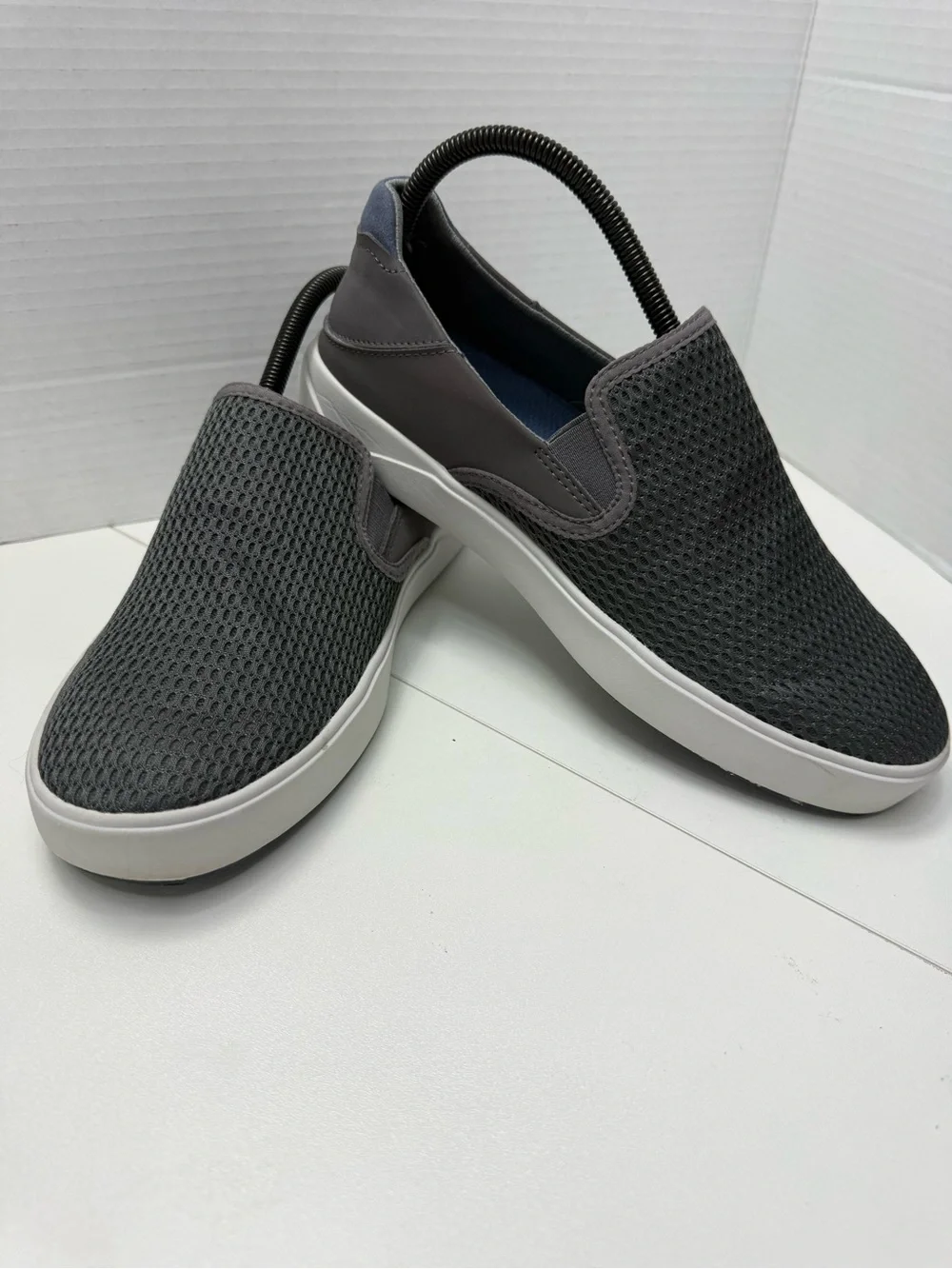 OluKai Men's Gray Knit Slip-On Sneakers size 7
